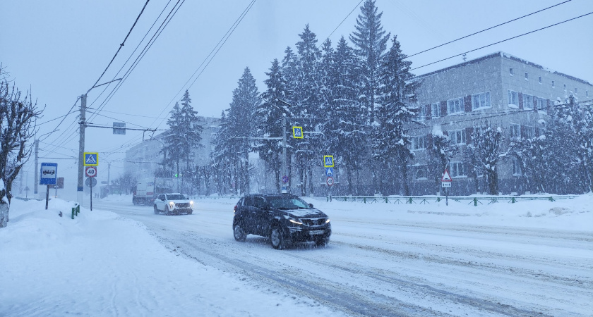 Центральную Россию заваливает по новой: синоптики сказали, сколько снега выпадет 19 февраля — готовьте лопаты