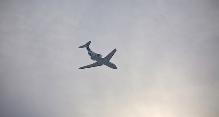 Самолёт развернулся над Каспием из-за запрета на посадку в регионах