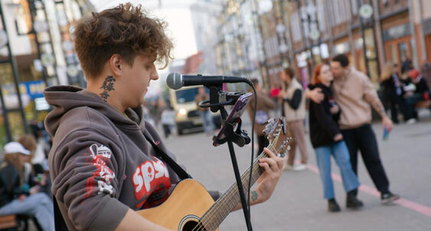 Уличным музыкантам в Краснодаре оставили всего 6 часов для выступлений