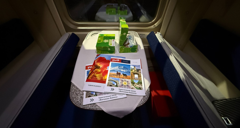 Никакой курицы и вонючих яиц: опытный пассажир назвал 12 продуктов, которые нельзя брать в поезд — безнадежно испортят отдых и нервы соседей