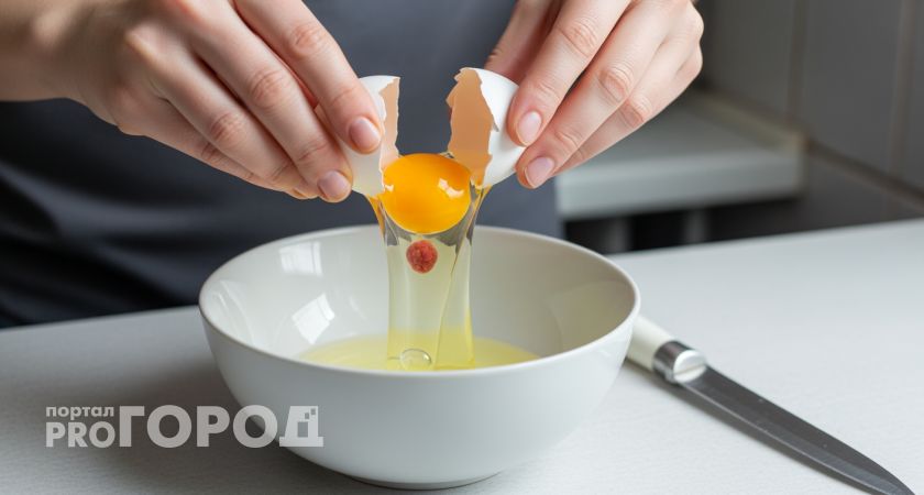 Почему наши бабушки никогда не выбрасывали яйца с темными пятнами в желтке