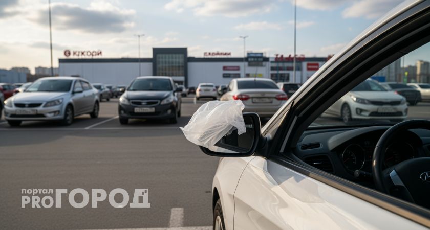 Водители массово попадаются на простую схему с пакетом: как мошенники используют человеческую вежливость