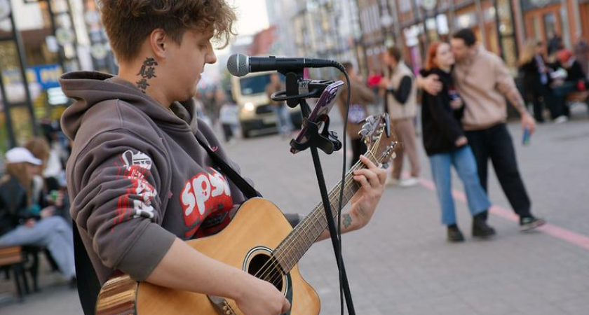 Уличным музыкантам Краснодара разрешили играть только 7 часов в день
