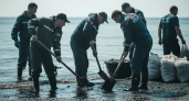 Водолазы подняли со дна моря у Анапы 2 тысячи тонн мазута за 21 591 погружение