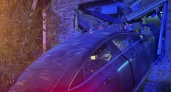 Дочь главаря кубанской банды Цапков врезалась в дом пьяной: штраф 45 тысяч и лишение прав