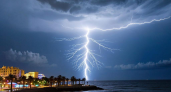 Молния силой 482 килоампера разорвала небо над Сочи: мощность превысила норму в 24 раза