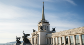 Символ Сочи возрожден: 36-метровый шпиль морвокзала впервые отреставрирован после научных изысканий