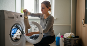 Забытая хитрость наших бабушек с монеткой в стиралке вернет вещам первозданную чистоту без химии и лишних трат