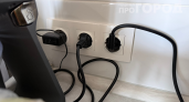 Одна розетка — тысяча проблем: какая привычка убивает электропроводку и может устроить пожар