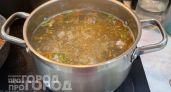 Выкиньте этот продукт из кастрюли: он безнадежно портит вкус вашего бульона и чем его лучше заменить