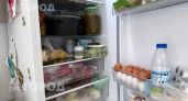 Ставлю стакан с водой в холодильник каждый вечер: простой трюк помогает мне экономить на продуктах