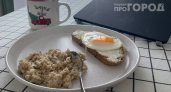 Два продукта, которые спасут мозг: как предотвратить Альцгеймер с помощью обычного завтрака