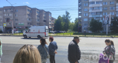 Скорая сзади мчится с сиреной, но загорелся красный: инспектор ГИБДД объяснил - как грамотно поступить водителю