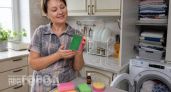 Выбросила все губки из-под мойки и нашла им лучшее применение: пять простых способов облегчить уборку дома