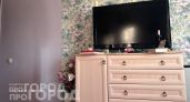 Копеечный вазелин заменит десяток дорогих средств: проверьте эти простые лайфхаки для чистоты в доме