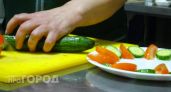 Хрустящие огурцы к столу за три часа: просто добавьте в пакет эти специи и забудьте про долгое ожидание