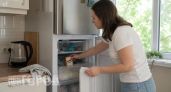Всего одна пачка соды в морозилке избавляет от лишних проблем: делюсь простым трюком для свежести продуктов