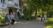 Пьяный житель Новокубанска угрожает соседям и пристает к детям
