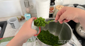 Не выбрасывайте чесночные стрелки: 5 потрясающих заготовок на зиму, которые ждет вся семья 