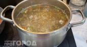 Ваш куриный бульон станет прозрачнее и вкуснее, если вы перестанете добавлять в кастрюлю этот продукт