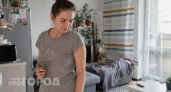 Больше не использую венчик для яиц: показываю простой лайфхак как очистить ковер от шерсти за пару минут