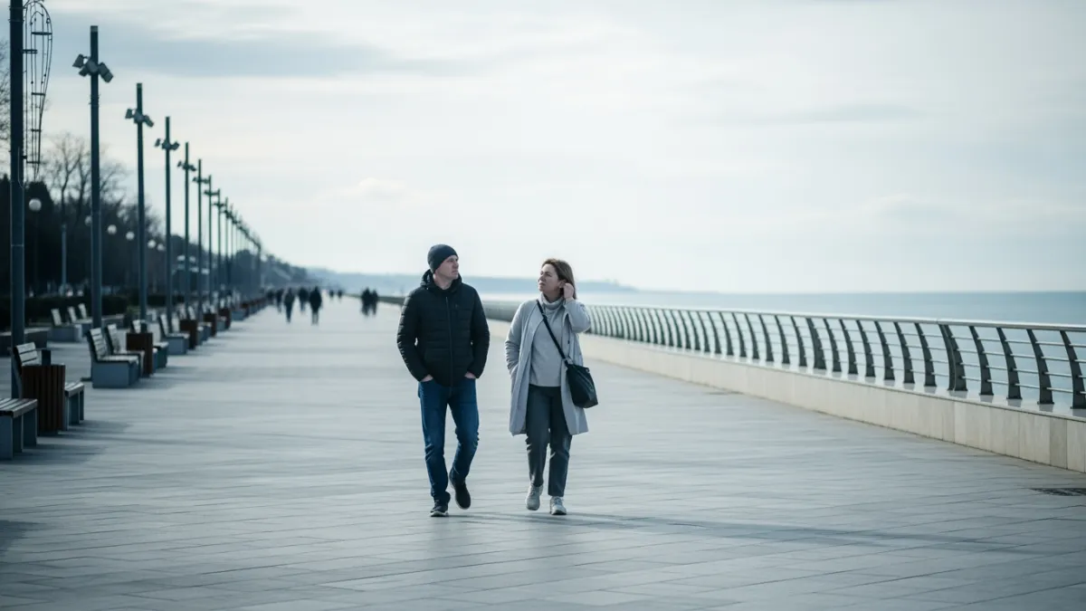 Мэр Сочи экстренно эвакуирует туристов с набережных в праздничный день