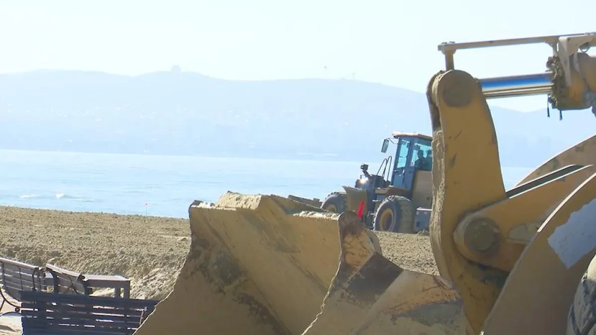 40 тысяч кубометров песка: в Витязево испытали новый метод спасения пляжей