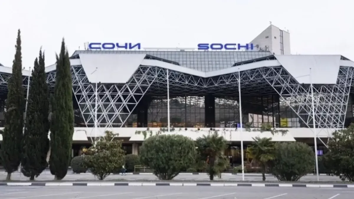 Беспрецедентная атака дронов парализовала аэропорт Сочи на сутки