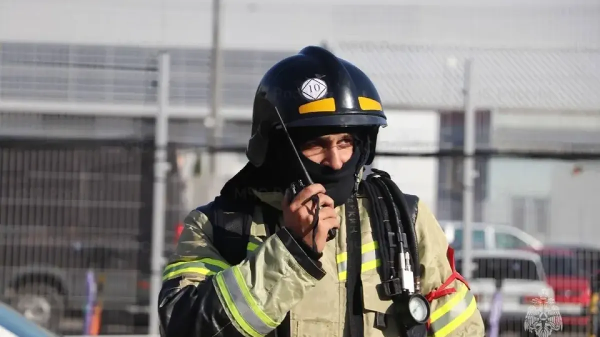 Жителям Тихорецка запретили открывать окна после пожара на нефтебазе