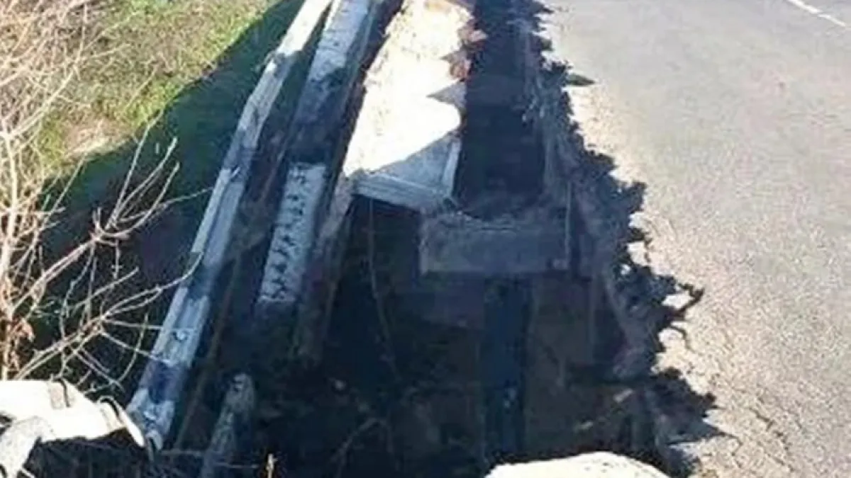 Мост через реку обрушился в Краснодарском крае: движение полностью перекрыто