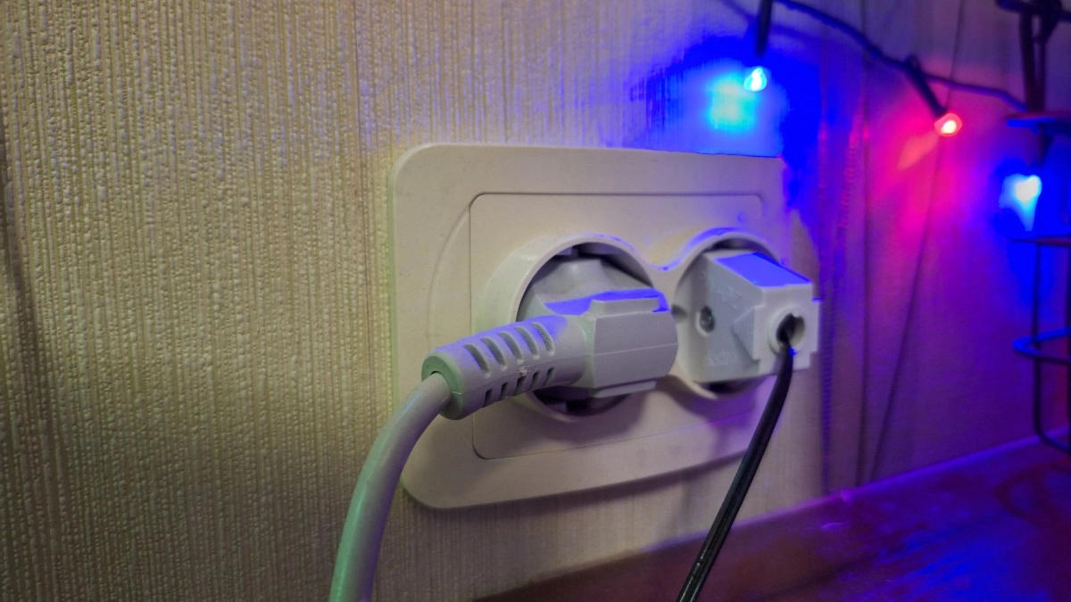 Какие приборы нельзя отключать от сети: список устройств и причины — сохраните технику в целости