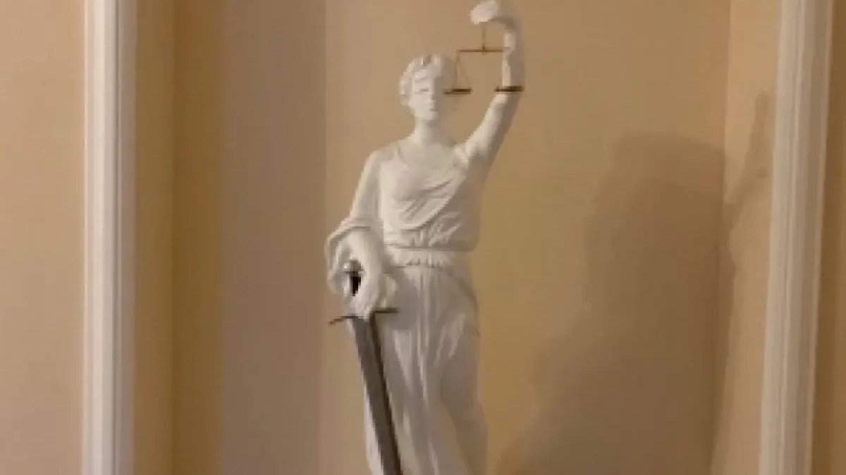 Суд окончательно изъял 3 млрд рублей у семьи экс-судьи Трахова