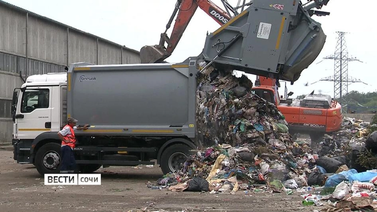 За неделю коммунальщики Сочи устранили 71 утечку и вывезли 34 тыс. кубометров отходов