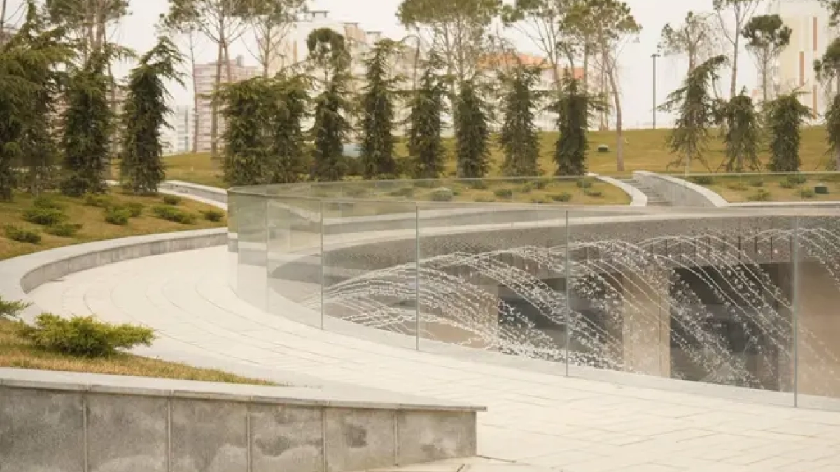 В парке «Краснодар» открылась терраса с фонтаном-куполом