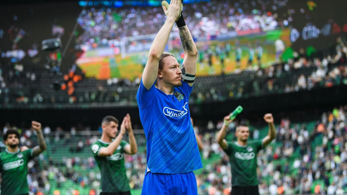 Сафонов вернулся в Краснодар и позвал болельщиков на матч 27 марта