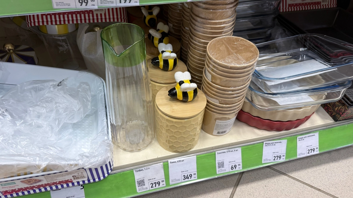 Fix Price удивляет: миниатюрные домики, стильные кашпо и умные светильники — обзор свежих новинок для дома и сада