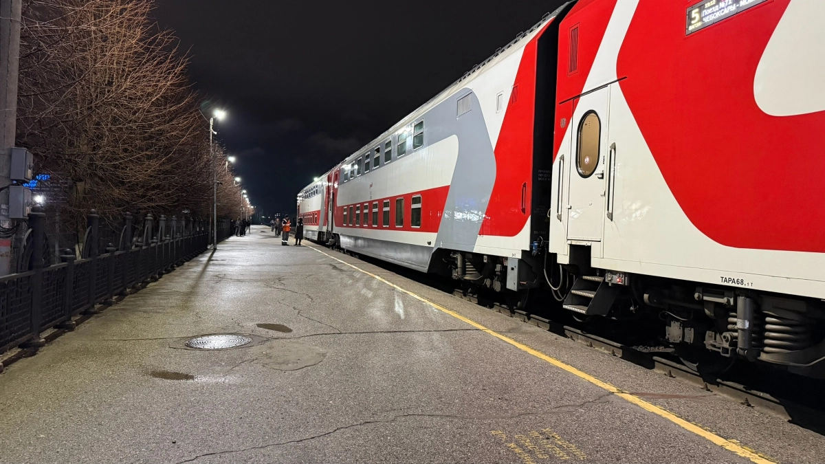 Ночь в поезде превратилась в кошмар: громкий разговор по телефону лишил сна — реальная история пассажира