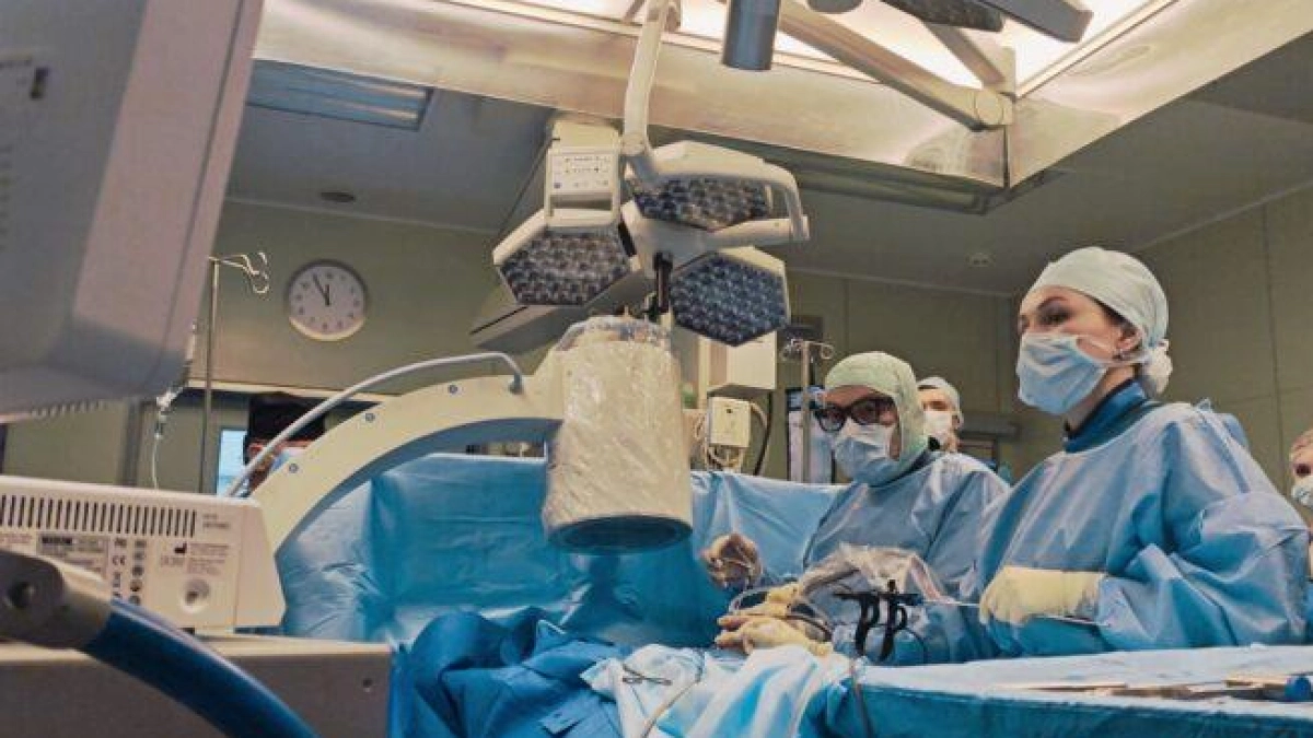 В Краснодаре молодые нейрохирурги из России и Франции освоили малоинвазивные операции на позвоночнике