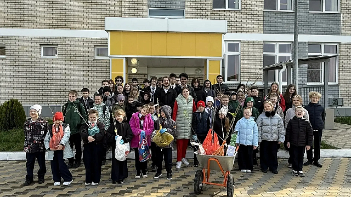 Школьники Краснодара высадят 1600 деревьев до конца апреля