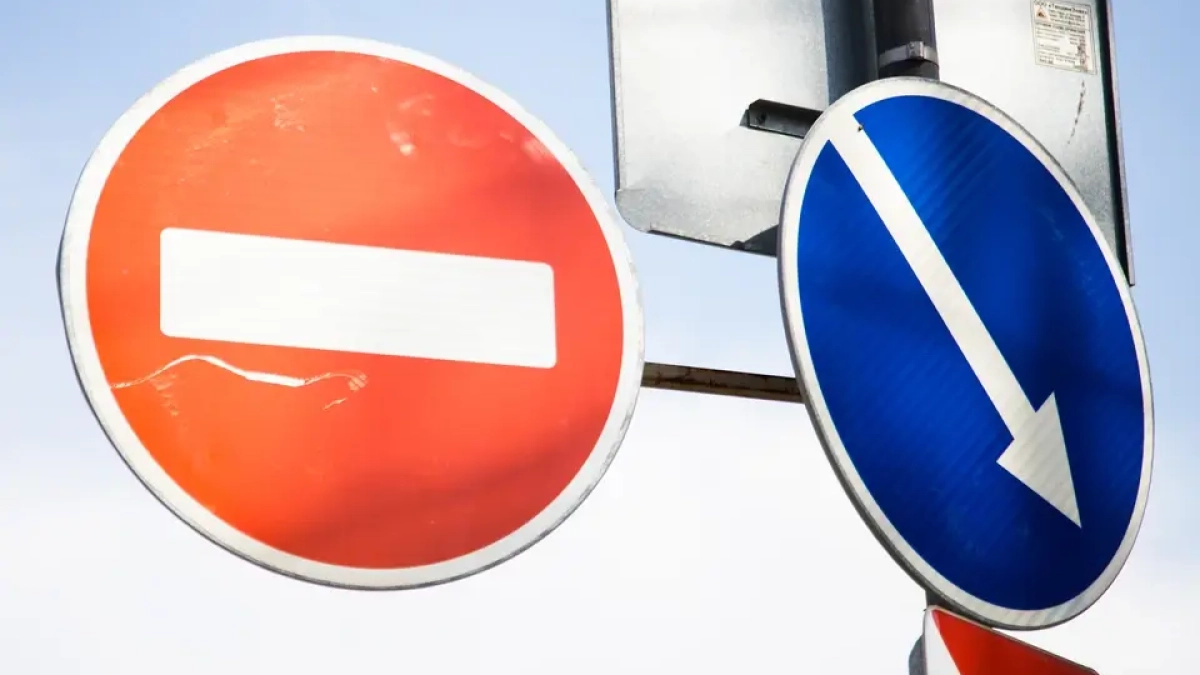 На трассе Краснодар — Темрюк закрыли мост: в покрытии образовалась сквозная дыра