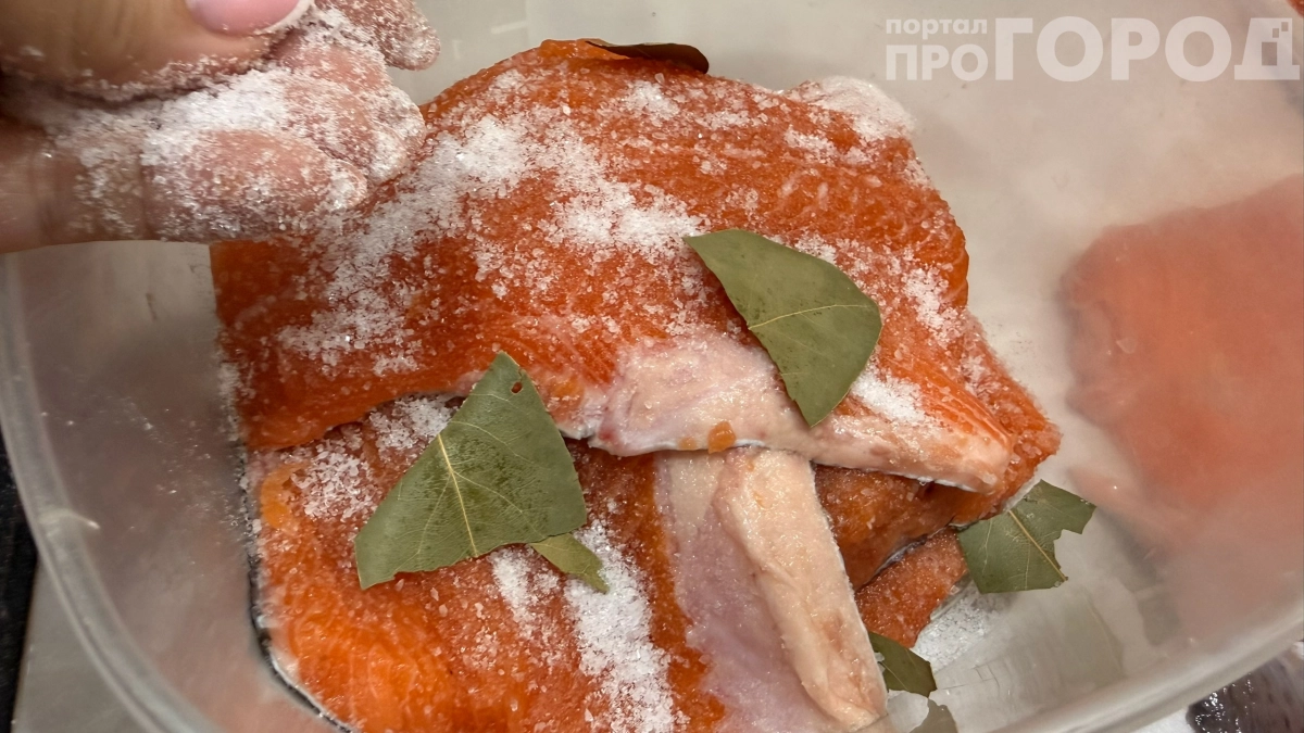 Россиянам все чаще продают подделку рыбы: как отличить семгу от горбуши и не попасться на уловки продавцов