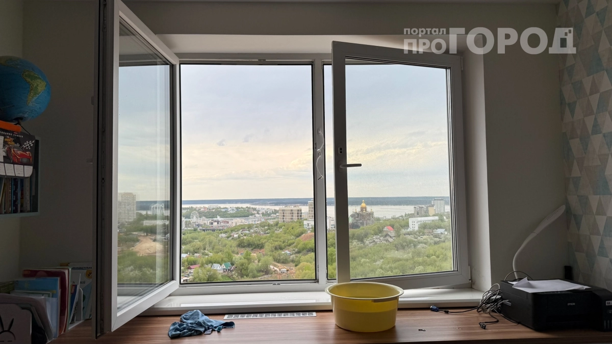 Окна блестят, как в витрине: одна ложка этого продукта и никакой химии — секрет из СССР