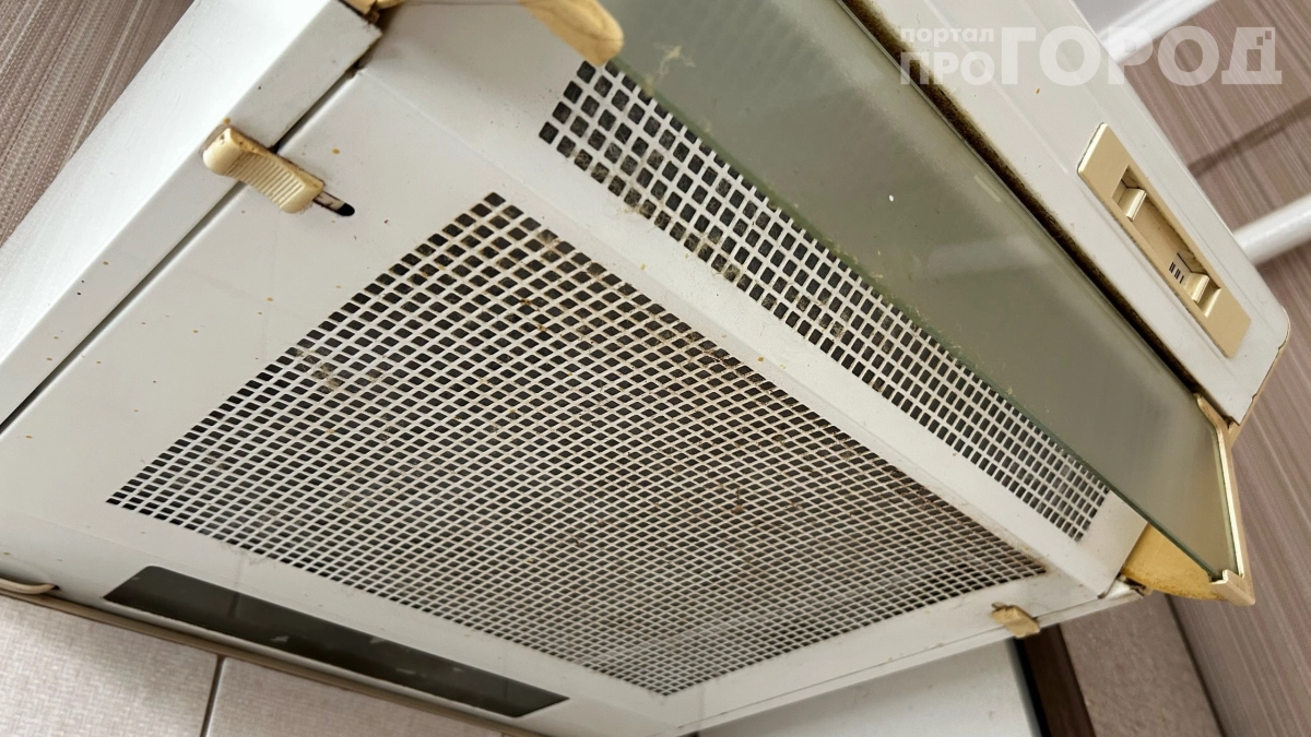 5 минут — и вытяжка как из магазина: простой трюк с фольгой, о котором молчат производители