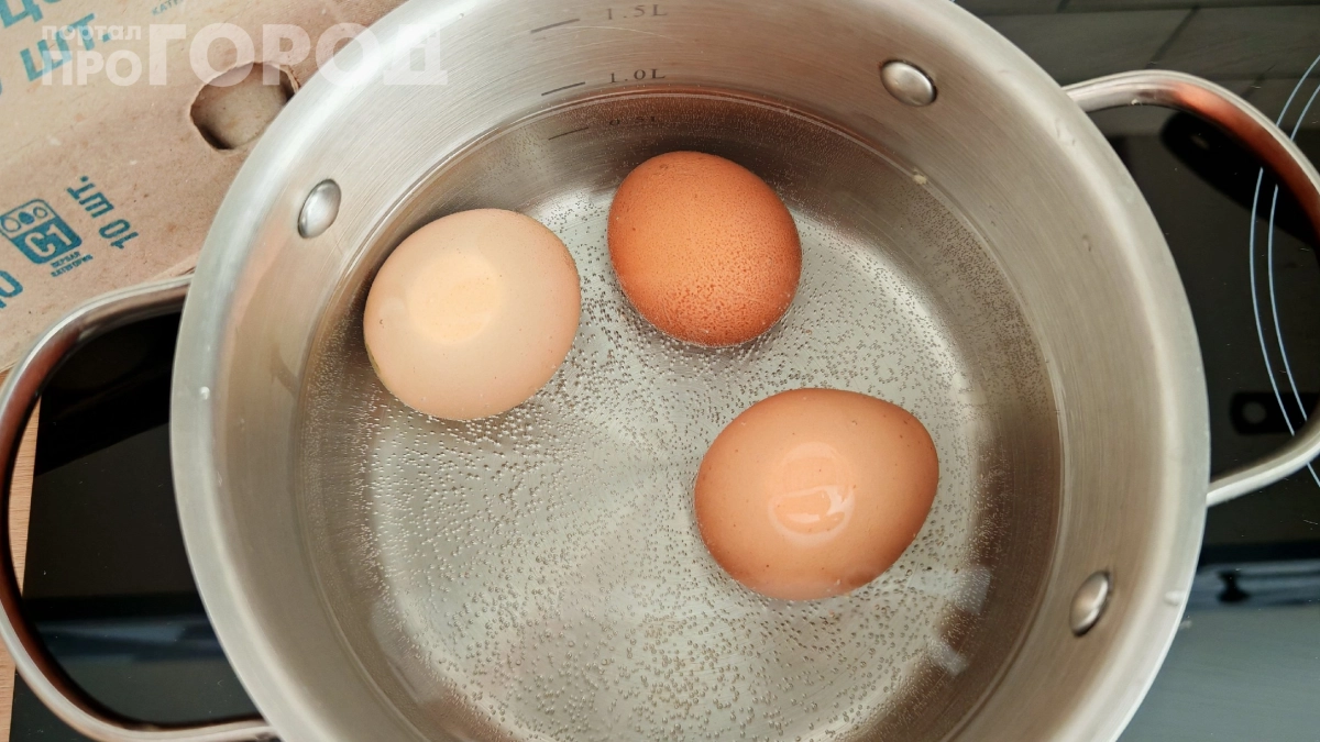 20 лет остужала яйца в холодной воде, пока не узнала правду — теперь делаю иначе