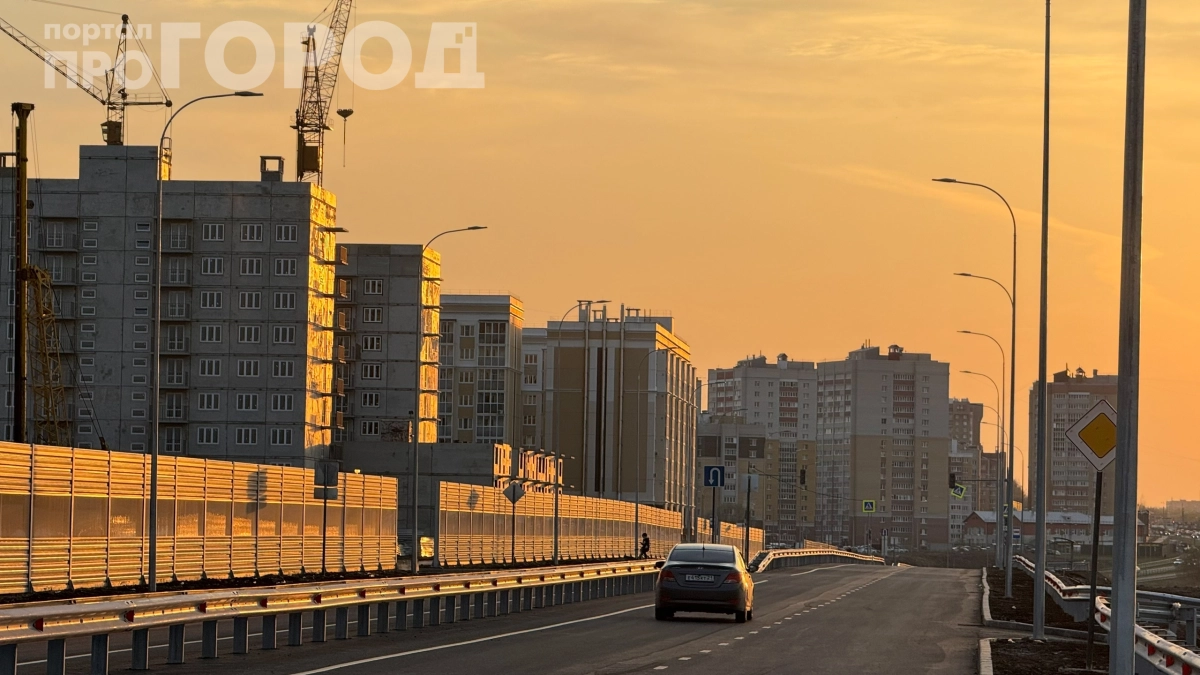 Автомеханик призвал не открывать окна даже в жару: вот почему кондиционер безопаснее