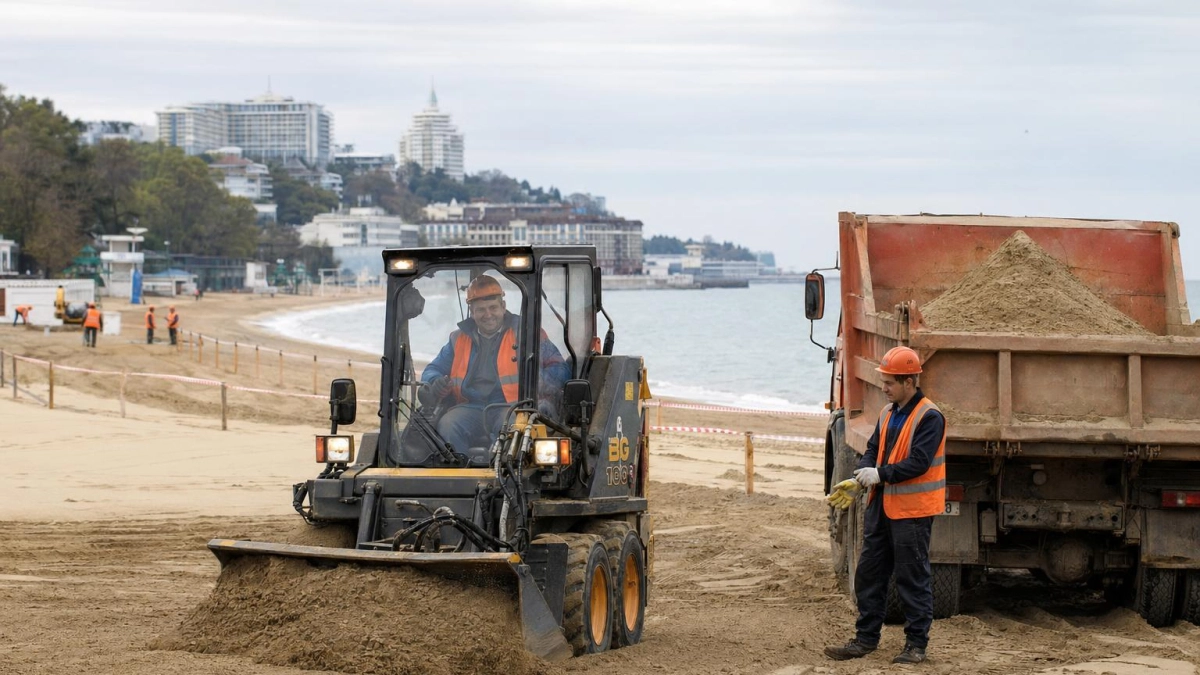 В Анапе восстанавливают пляжи: уже спланировано 800 метров береговой полосы