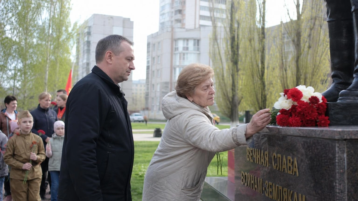 Делегация Кубани почтила советских воинов у мемориала 1945 года в Харбине