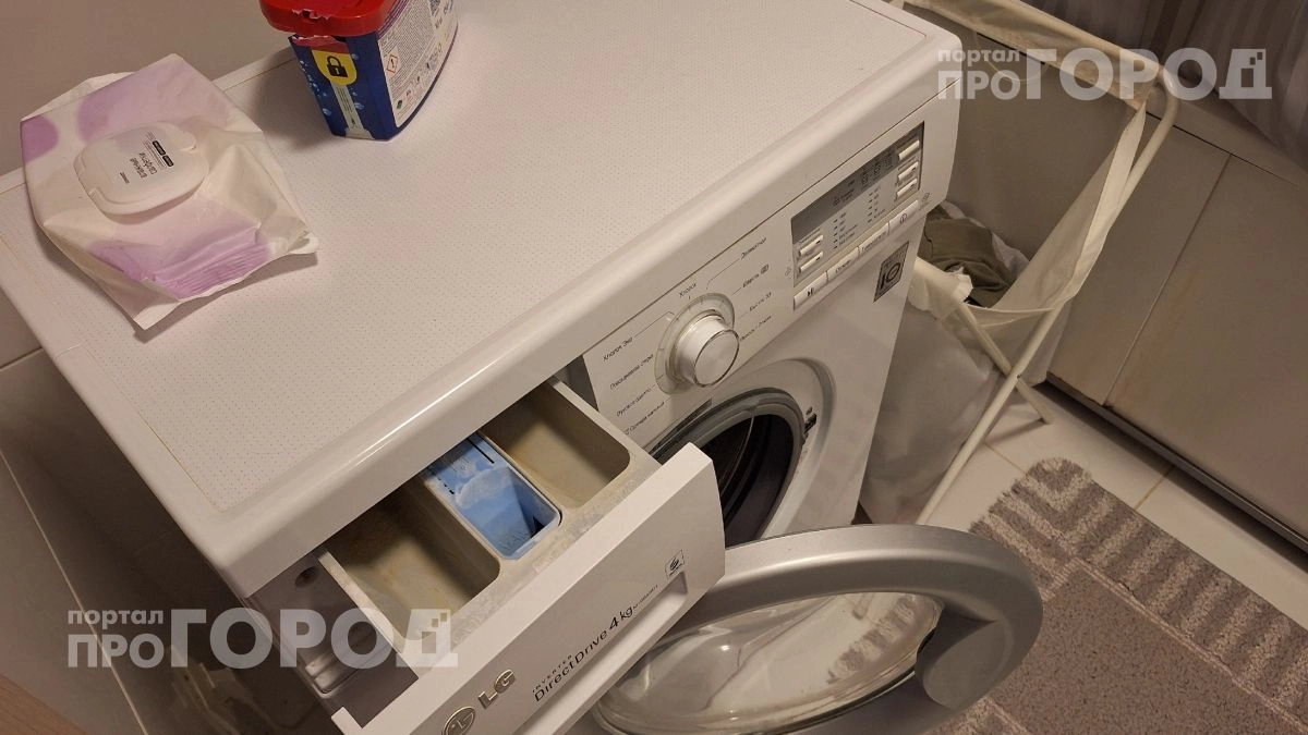 Забудьте про покупную химию: пара нажатий на панели стиралки полностью избавит технику от плесени и запаха