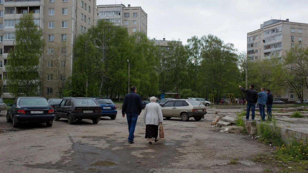 Рынок «Октябрь» снесли ради спортобъекта — участок в ЮМР до сих пор пустует