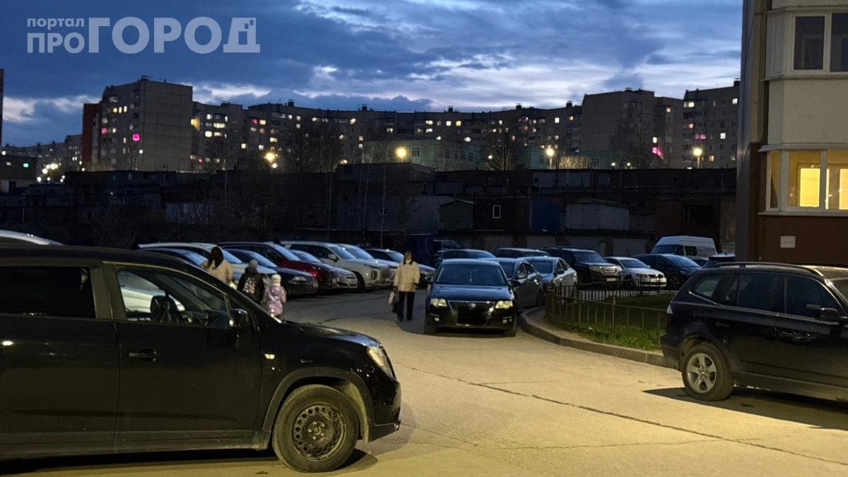Перекрывают выезд и вымогают деньги прямо на парковке: новая схема автоподставы, которая может стоить вам тысяч рублей